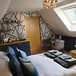 The Old Maple Lodge-luxury Private Annex With A View In Rural Setting *