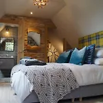 The Old Maple Lodge-luxury Private Annex With A View In Rural Setting 아파트 *