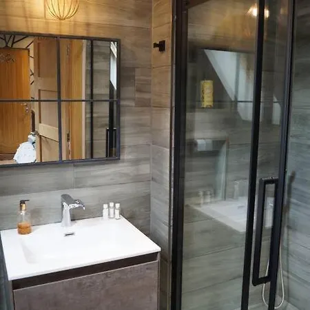 The Old Maple Lodge-luxury Private Annex With A View In Rural Setting Apartament