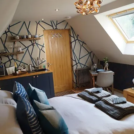 The Old Maple Lodge-luxury Private Annex With A View In Rural Setting *