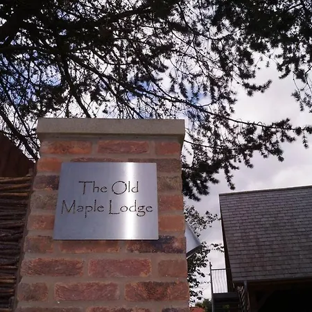 The Old Maple Lodge-luxury Private Annex With A View In Rural Setting Riccall