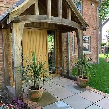 The Old Maple Lodge-luxury Private Annex With A View In Rural Setting *