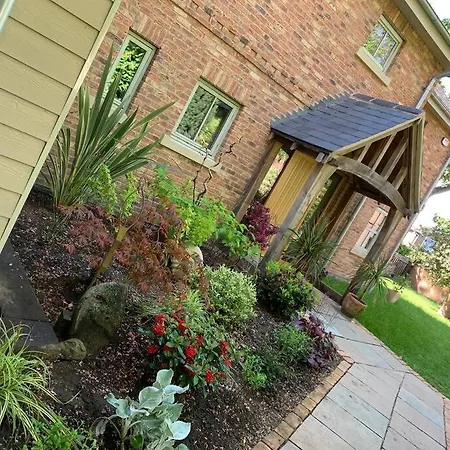 The Old Maple Lodge-luxury Private Annex With A View In Rural Setting *