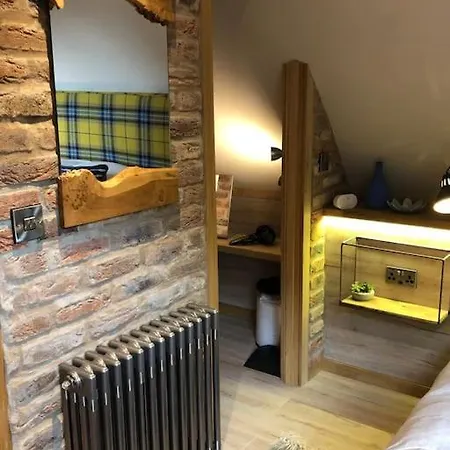 Апартаменты The Old Maple Lodge-luxury Private Annex With A View In Rural Setting Riccall