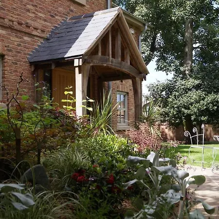 The Old Maple Lodge-luxury Private Annex With A View In Rural Setting